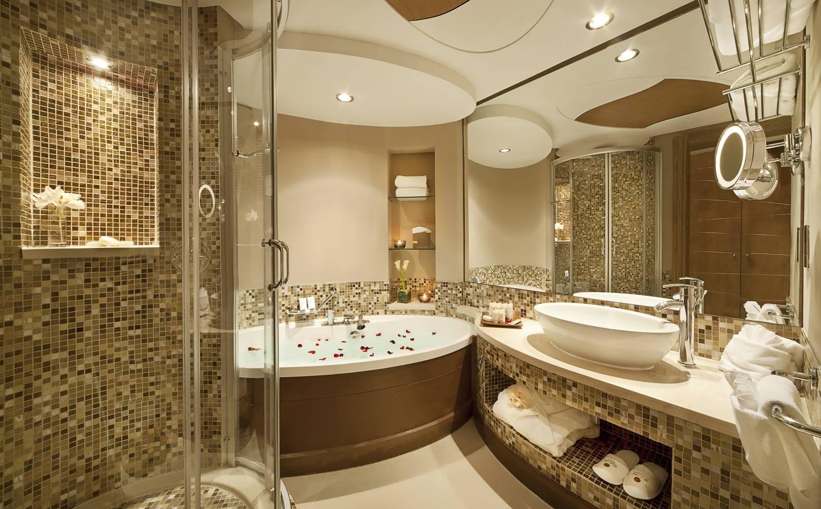 Шикарный дизайна ванной комнаты с мелкой мозайкой